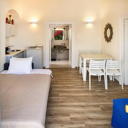 费拉首日公寓 *