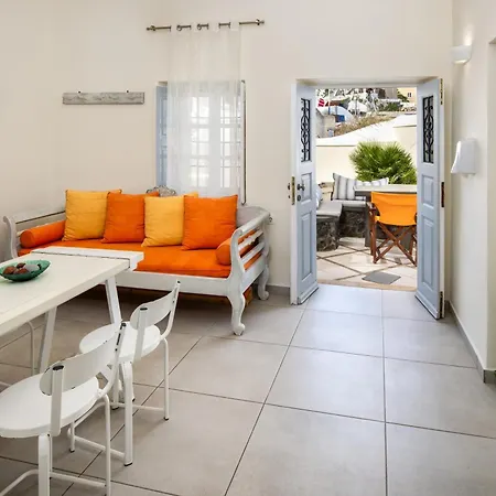 费拉首日公寓 *