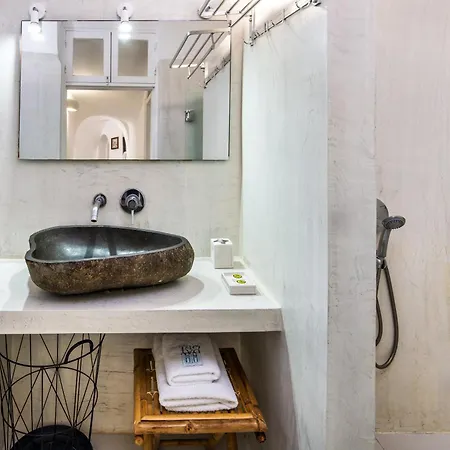 Day One Mansion Fíra