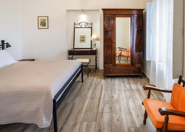 Day One Apartment Fira (Santorini)