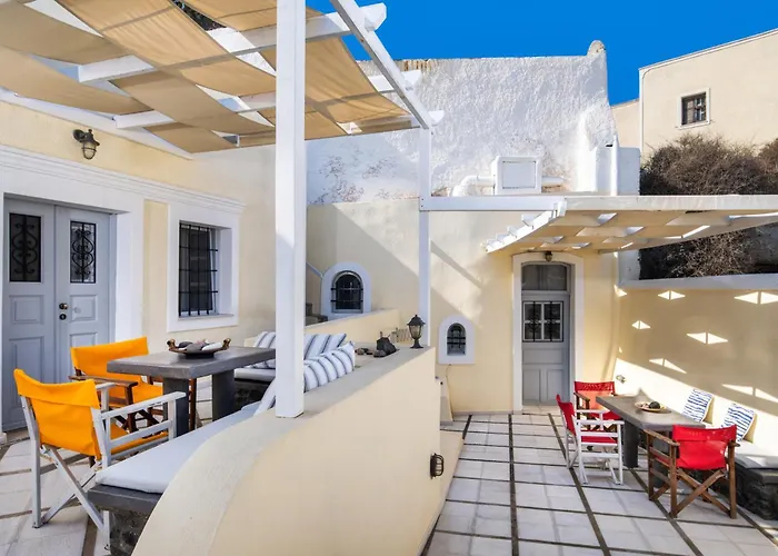 Day One Apartment Fira (Santorini)